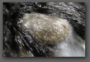 stromend water  &raquo; Click to zoom ->